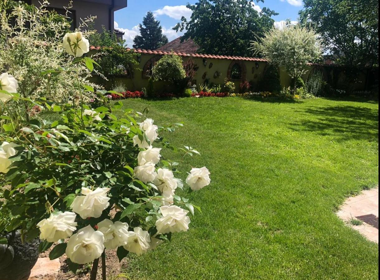 Lux Garden Home D Kumanovo Exterior foto