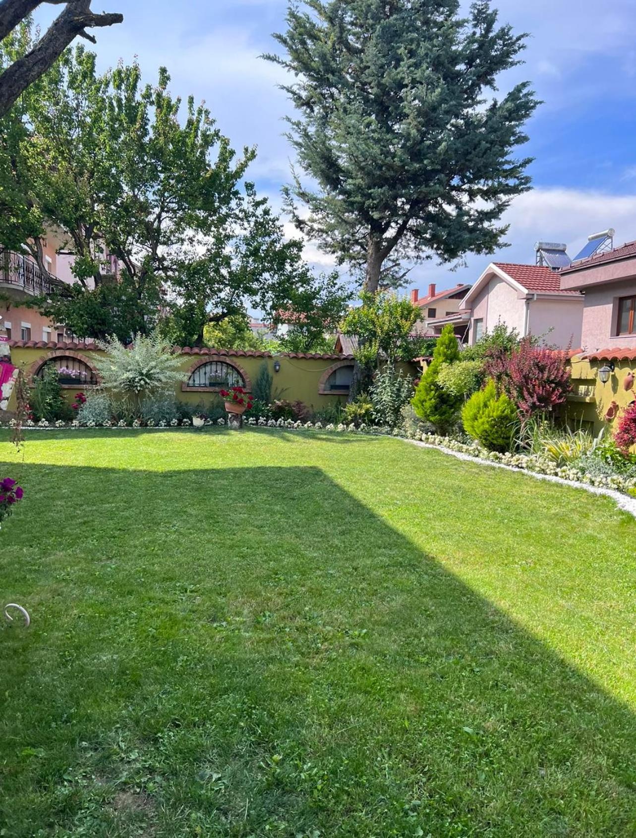 Lux Garden Home D Kumanovo Exterior foto